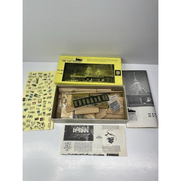 Fine Scale Miniatures HO Scale Freight House Building Kit No. 45 - Picture 6 of 11